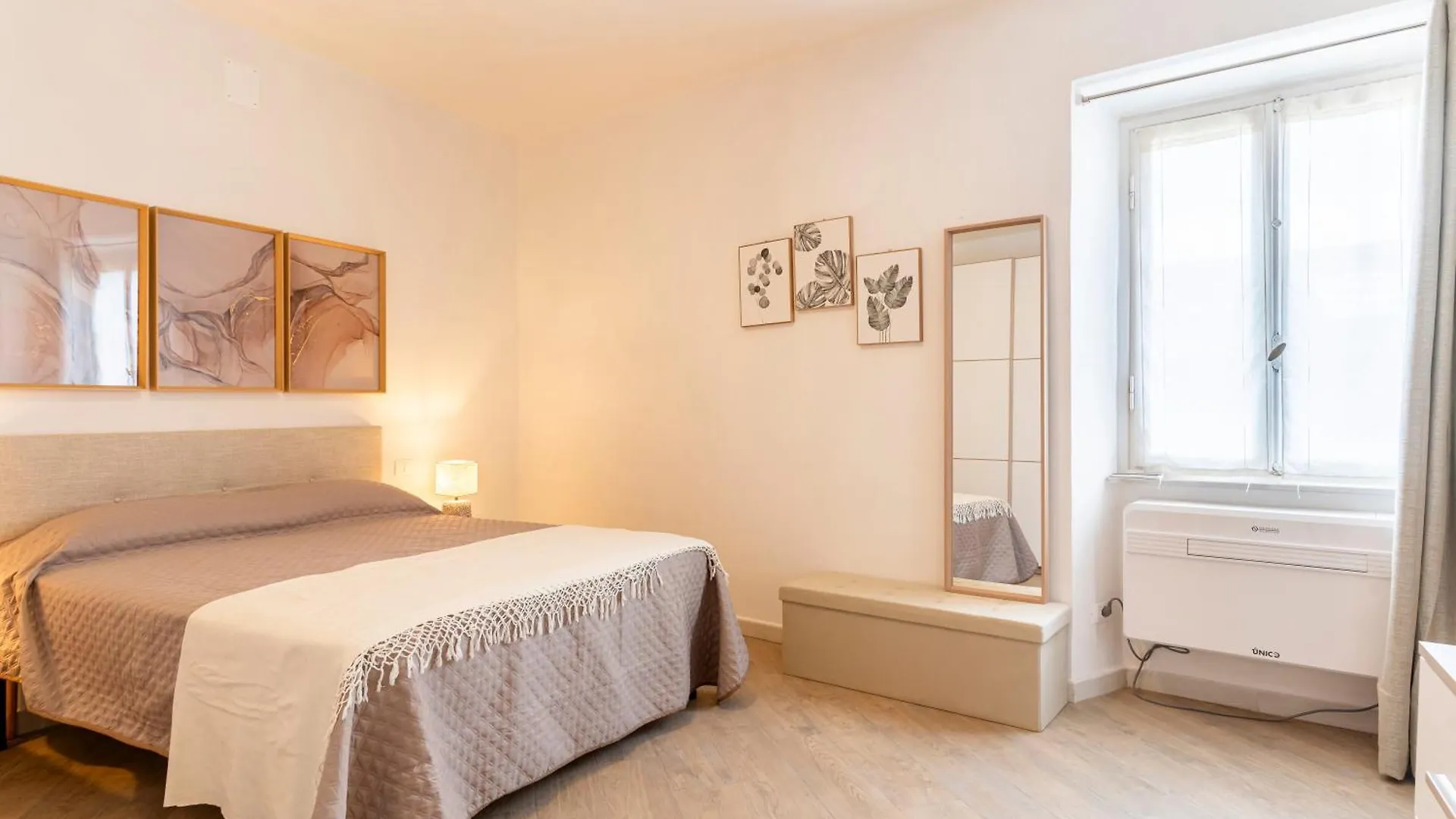 Modern Apartment Near Livorno Station! 0*,  Italy