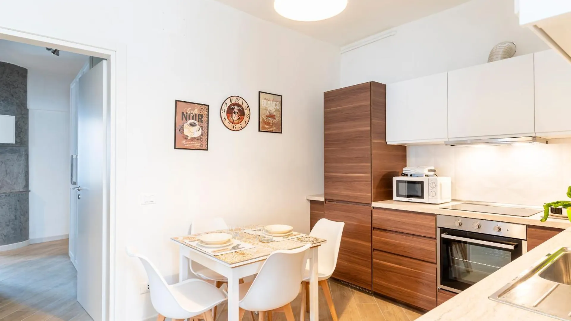 Modern Apartment Near Livorno Station! contacts
