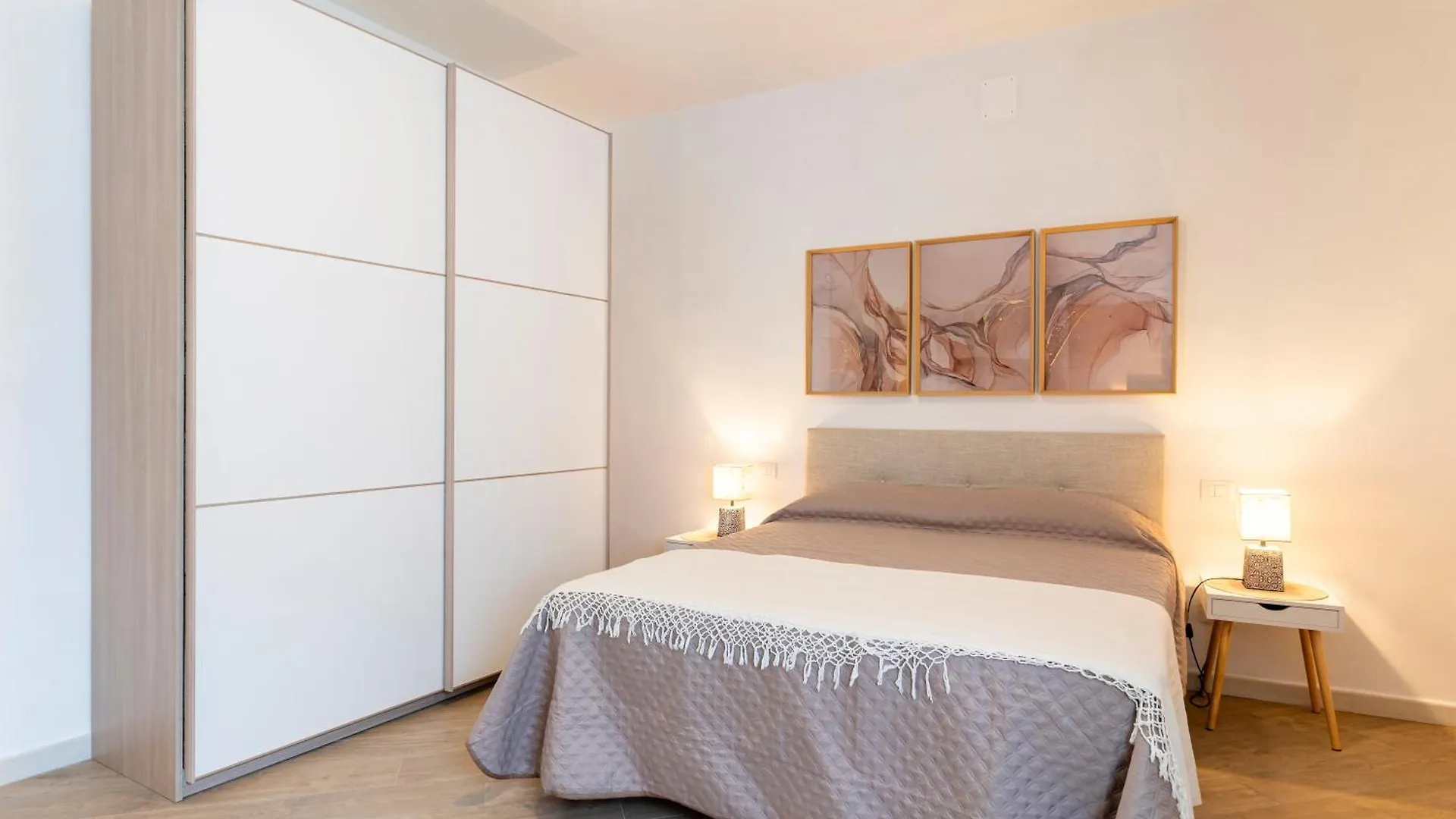 Modern Apartment Near Livorno Station!